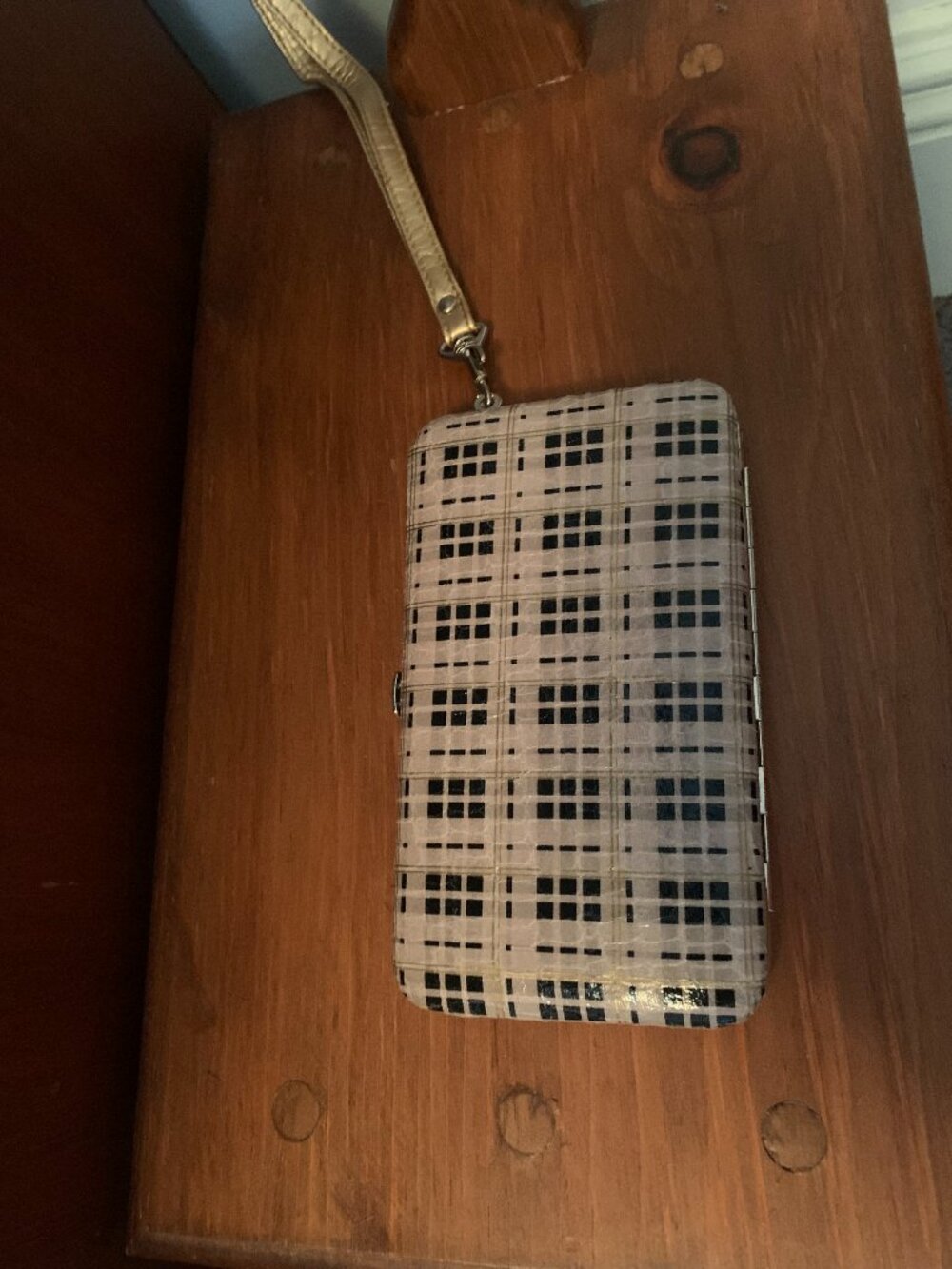 Plaid Hard Shell Framed Wristlet Wallet Padded Faux Leather Clasp Clutch